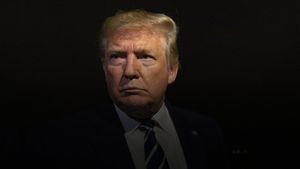 Trump face au FBI's poster