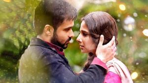 Hamari Adhuri Kahani's poster