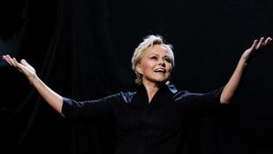 Muriel Robin reprend ses sketchs cultes : Et pof !'s poster