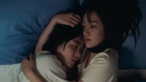 A Tale of Two Sisters's poster