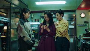 Otona no Jijou: Smartphone wo Nozoitara's poster