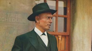 Invitation to a Gunfighter's poster
