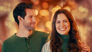 Christmas Comes Home's poster