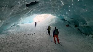 La Haute Route au fil des glaciers's poster