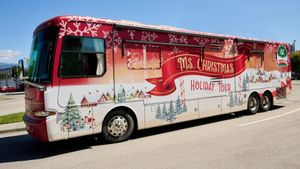 Ms. Christmas Comes to Town's poster