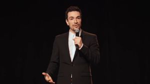 Yacine Belhousse joue son spectacle's poster