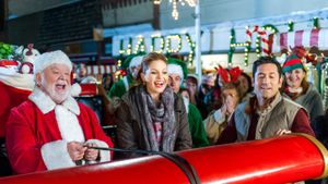 Christmas Under Wraps's poster