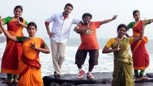 Enga kaatula mazhai's poster