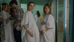 Parallel Mothers's poster