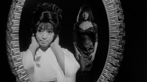 Funeral Parade of Roses's poster