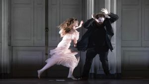 Glyndebourne: Hamlet's poster