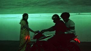 Maalai Nera Malipoo's poster