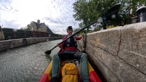 Source to Sea down the River Thames WITHOUT Leaving it (Part 4)'s poster
