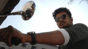 Thuppakki's poster