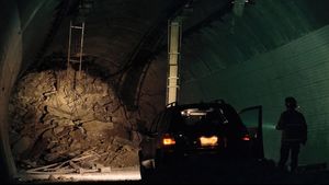 Tunnel's poster
