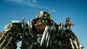 Transformers: The Last Knight's poster