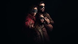 Bird Box: Barcelona's poster