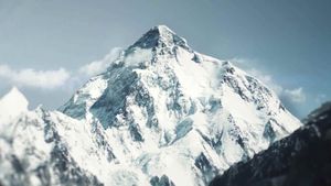 K2: Siren of the Himalayas's poster