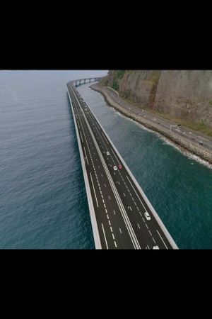 Île de la Réunion - L'incroyable route qui défie l'Océan's poster