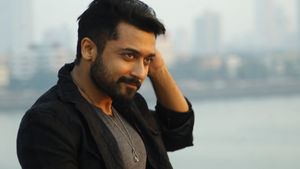 Anjaan's poster