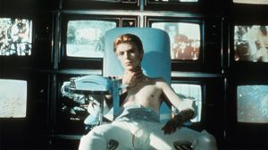 The Man Who Fell to Earth's poster