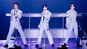 SHINee WORLD VI [PERFECT ILLUMINATION] JAPAN FINAL LIVE in TOKYO DOME's poster