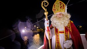 Hij komt, hij komt, ... intrede van de Sint's poster