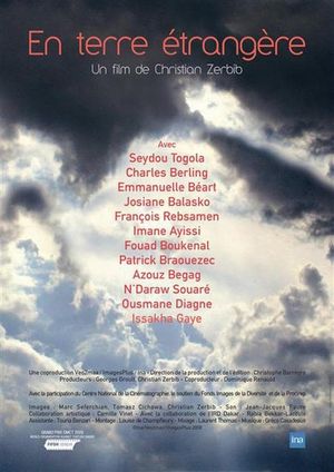En terre étrangère's poster