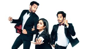 Phone Bhoot's poster