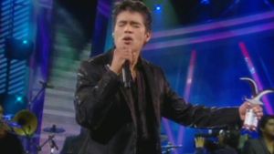 Américo at the Viña del Mar International Song Festival 2010's poster