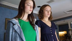 Thoroughbreds's poster