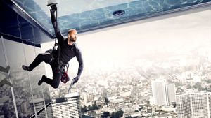 Mechanic: Resurrection's poster