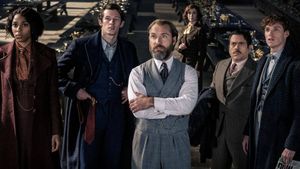 Fantastic Beasts: The Secrets of Dumbledore's poster