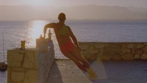 A King, Gazing at the Sea's poster