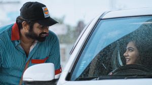Kadhalum Kadandhu Pogum's poster