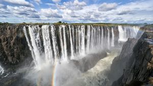 Victoria Falls: Africa's Garden of Eden's poster