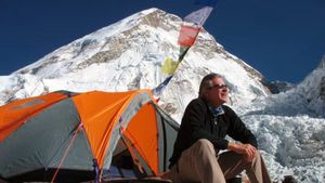 Storm Over Everest's poster