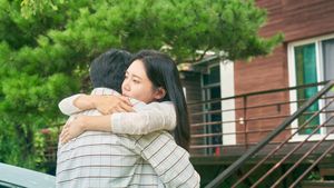 While You Were Sleeping's poster