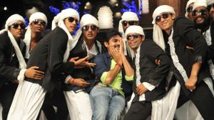 Cameraman Gangatho Rambabu's poster