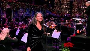 Christmas with the Mormon Tabernacle Choir and Orchestra at Temple Square Featuring Audra McDonald and Peter Graves's poster
