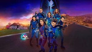 The Thundermans Return's poster