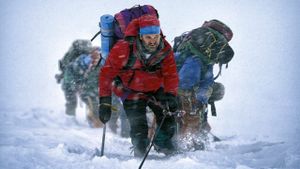 Everest's poster