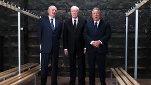 King of Thieves's poster