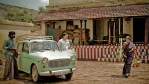 Pannaiyarum Padminiyum's poster