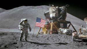 Apollo: Missions to the Moon's poster
