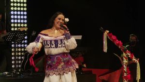 El Grito: Lila Downs at the Macedonio Alcalá Theater, with the Alejandro Díaz Orchestra and the Costumbrista Dance Company's poster