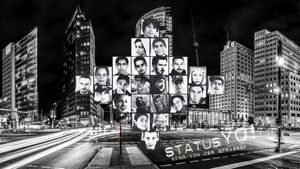 Status Yo!'s poster