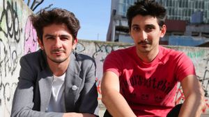 I soliti idioti: Il film's poster
