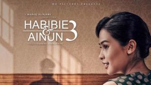 Habibie & Ainun 3's poster