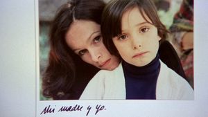 Cría Cuervos's poster